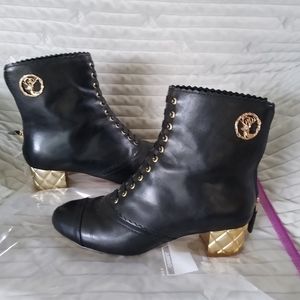 Chanel black with gold Pairs - Salzburg